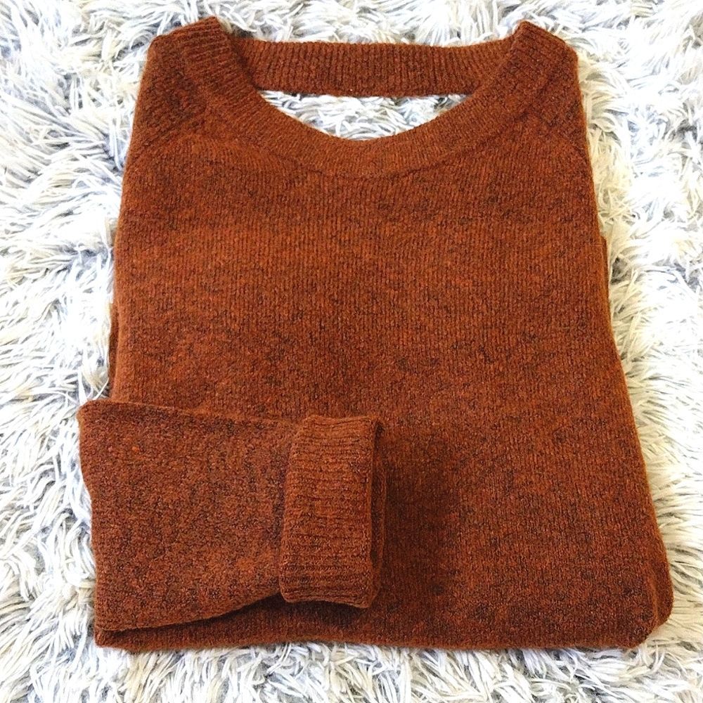 Loft V back cutout Lightweight Sweater